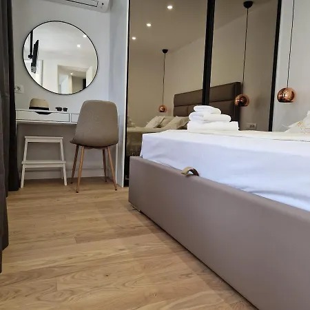 Heritage Apartment *